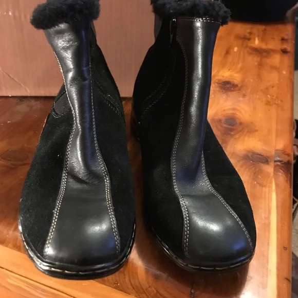 Sofft Leather Short Winter Boot - Picture 2 of 7